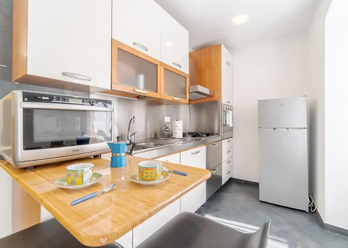 Comfy X4 - W/ Balcony Appartement